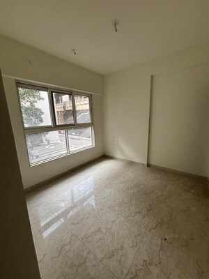 Room in 2 BHK Apartment at Om Palace Pali Hill, Pali Hill – for Rent