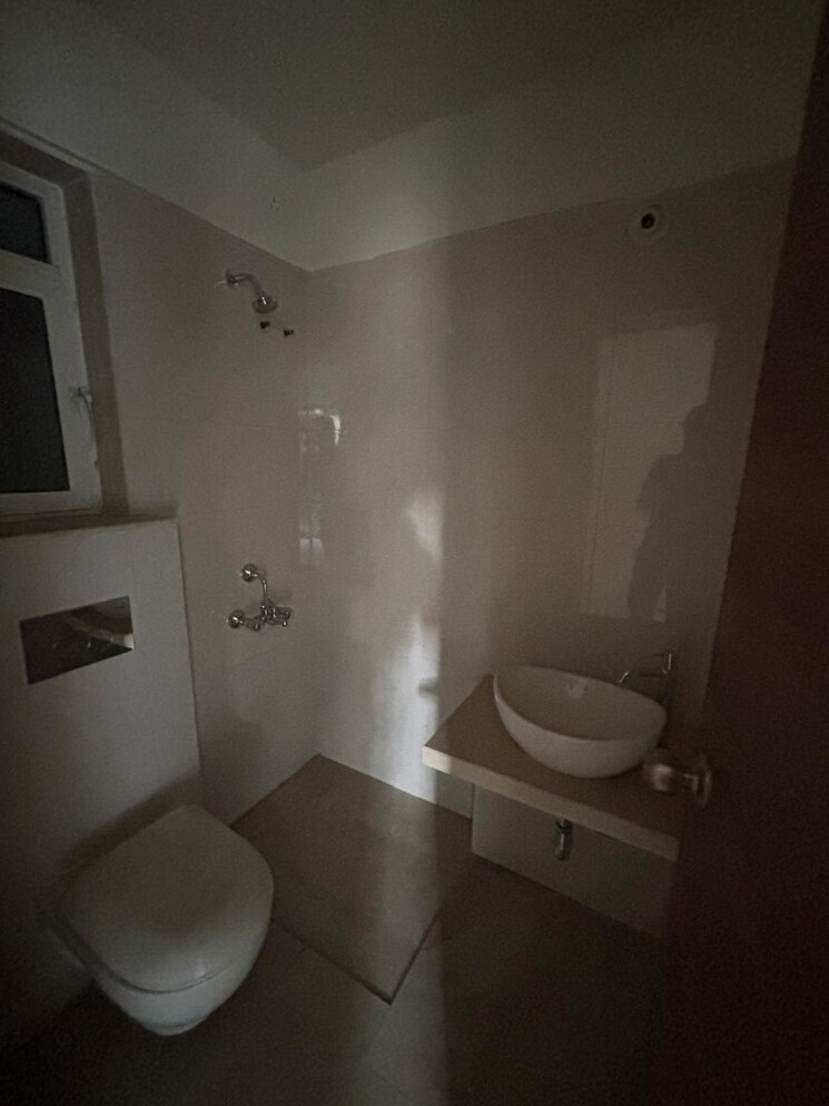 Bathroom, om-palace-pali-hill 2 Bedroom 800 Sq.Ft. Apartment In Pali Hill Mumbai 9646270