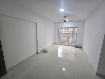 Room in 3 BHK Apartment at Ankur CHS Andheri West, Andheri West – for Rent