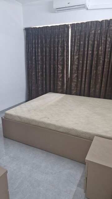 Bedroom in 2 BHK Apartment at Dn Nagar – for Rent