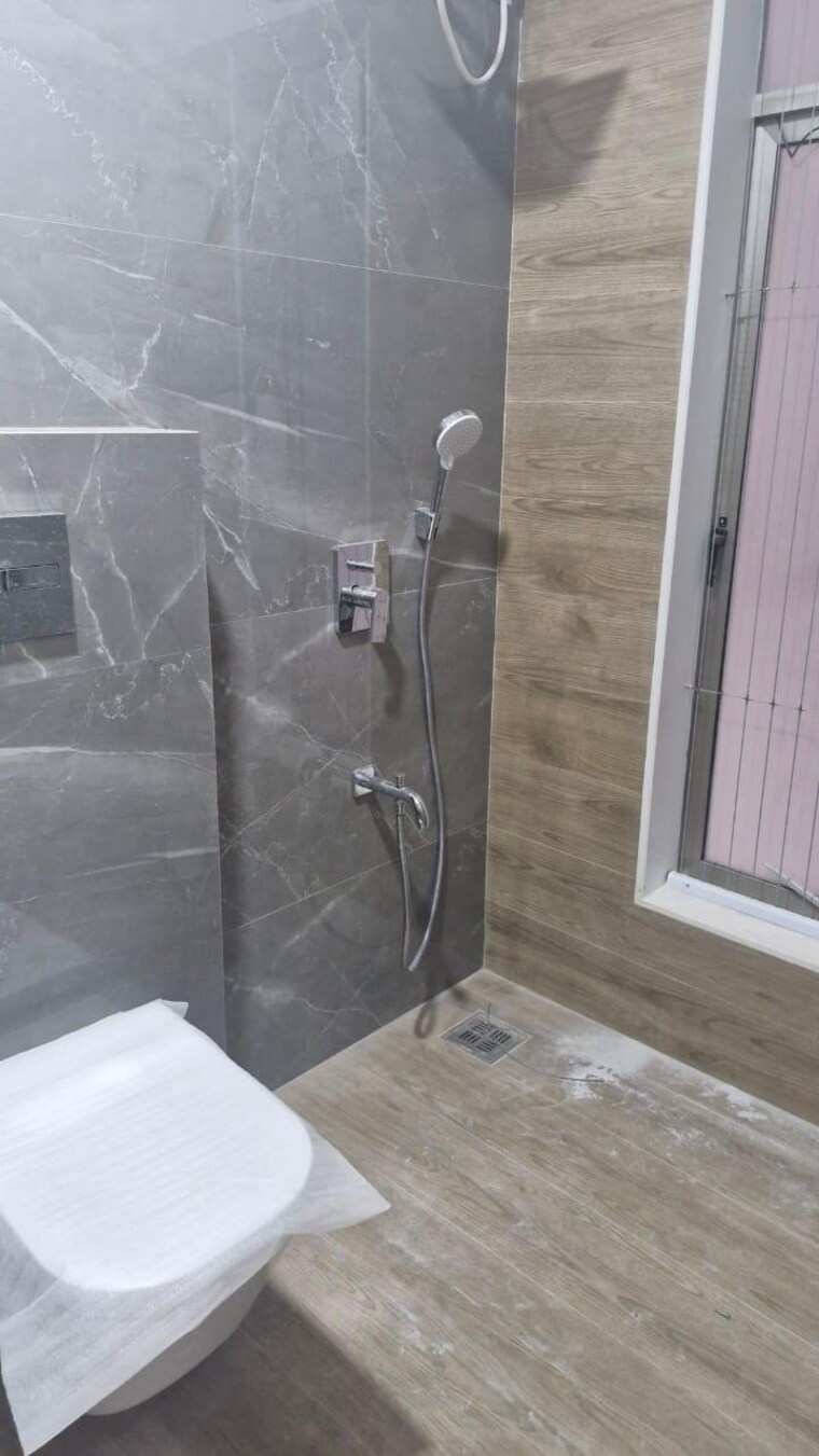 Bathroom, dn nagar 2 Bedroom 679 Sq.Ft. Apartment In Dn Nagar Mumbai 9646291