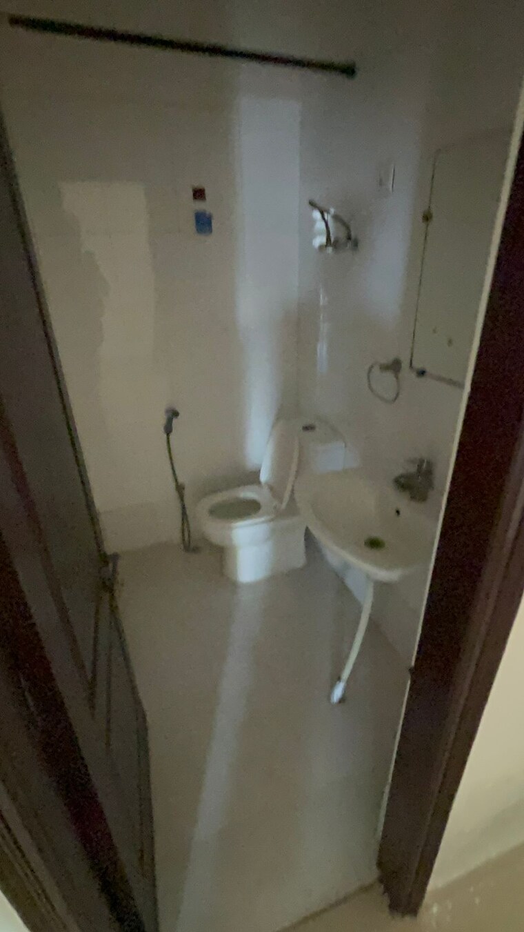 Bathroom, sector 50 4 Bedroom 2450 Sq.Ft. Apartment In Sector 50 Noida 9646299