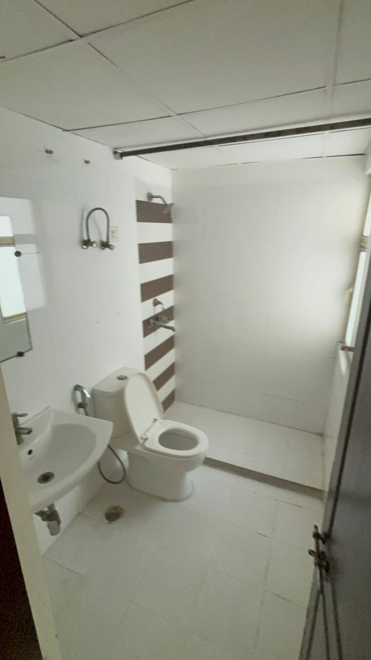 Bathroom, sector 50 4 Bedroom 2450 Sq.Ft. Apartment In Sector 50 Noida 9646299
