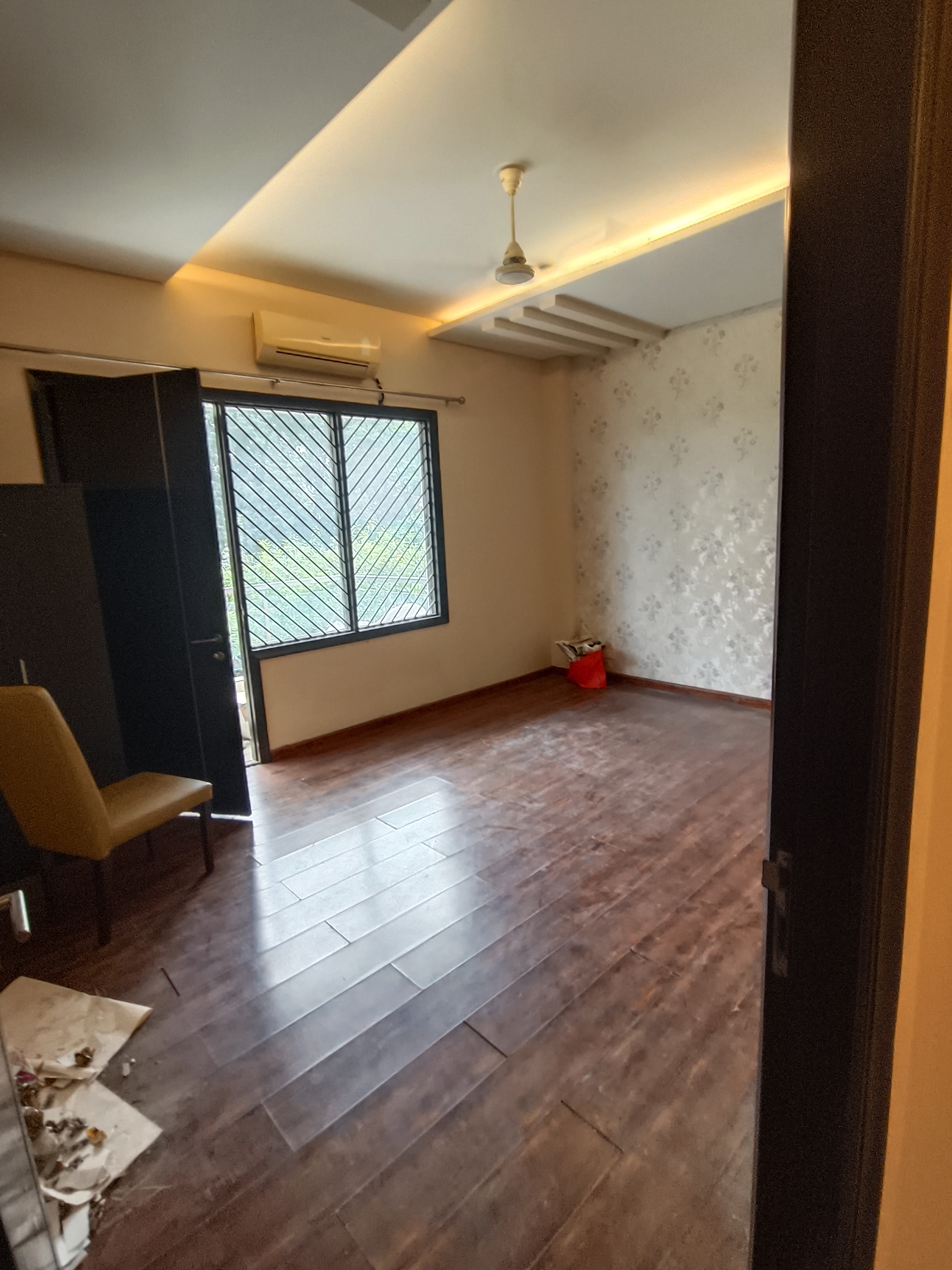 3.5 BHK + Extra Room Builder Floor For Rent in Unitech South City II