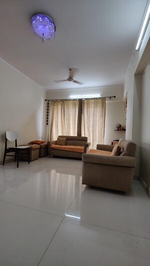 2 BHK Apartment For Rent in Amboli