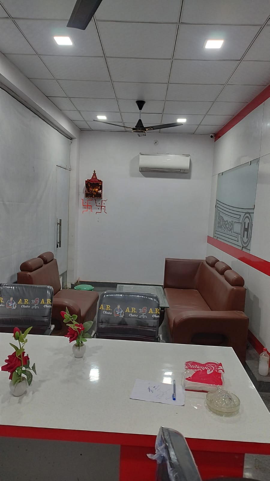 Office Space For Rent in Aliganj