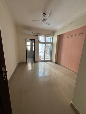 Room in 4 BHK Apartment at Antriksh Nature, Sector 52 – for Sale