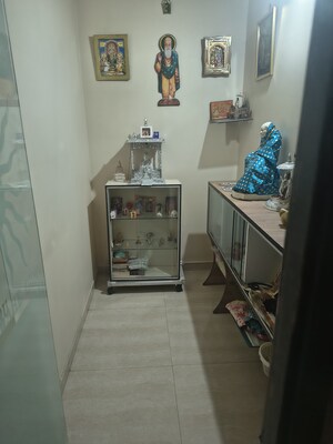 Furnished Amenities in 3 BHK Apartment at Chembur – for Rent