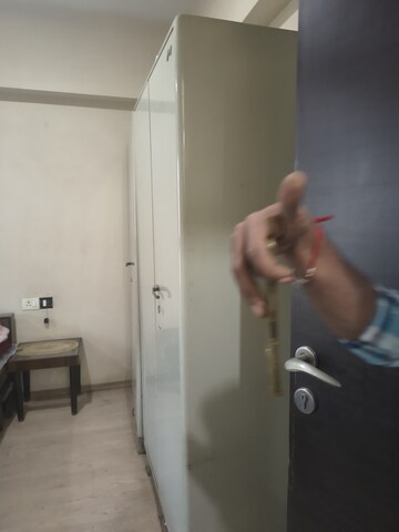 Furnished Amenities in 3 BHK Apartment at Chembur – for Rent