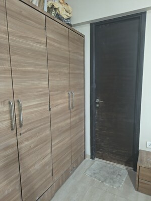 Furnished Amenities in 3 BHK Apartment at Chembur – for Rent