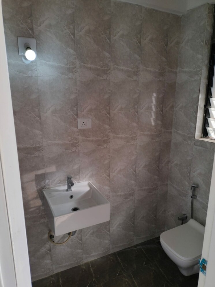 Bathroom, vaishnodevi circle 3 Bedroom 1500 Sq.Ft. Apartment In Vaishnodevi Circle Ahmedabad 9646332