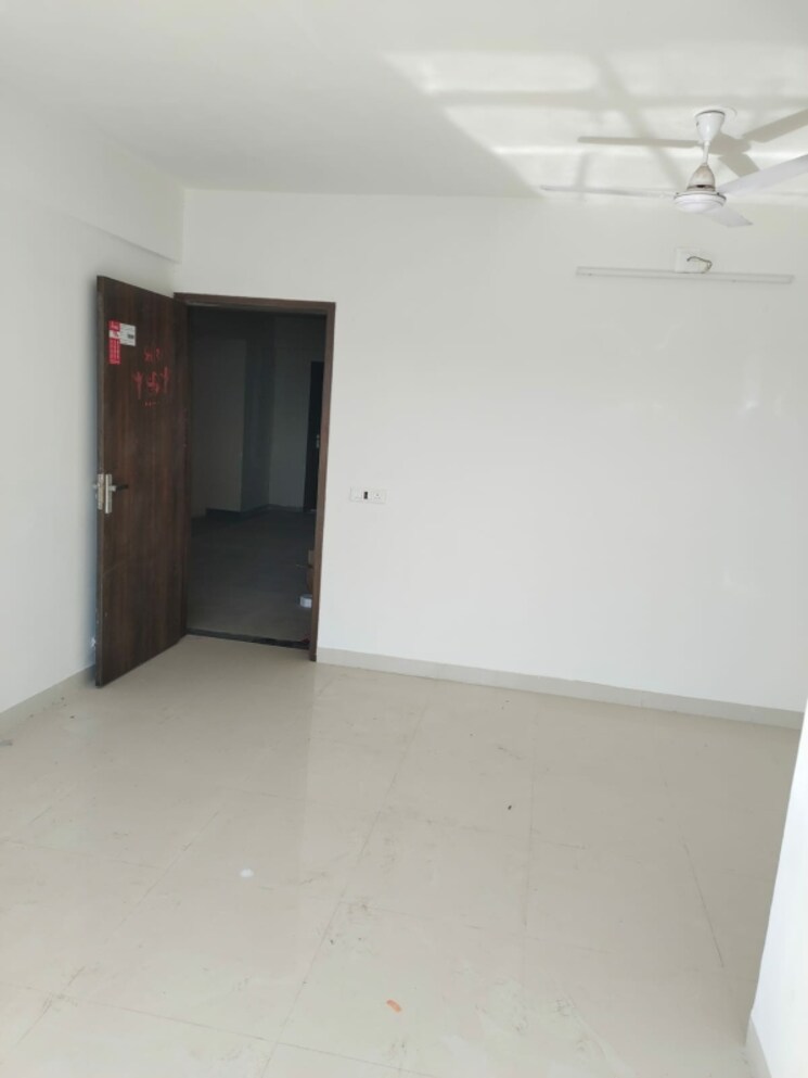 Room, vaishnodevi circle 3 Bedroom 1500 Sq.Ft. Apartment In Vaishnodevi Circle Ahmedabad 9646332