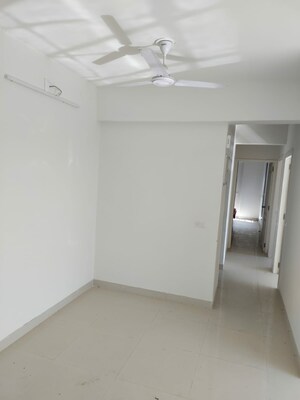 Room in 3 BHK Apartment at Vaishnodevi Circle – for Rent