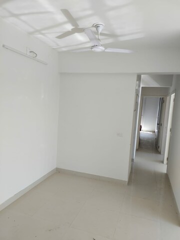 Room in 3 BHK Apartment at Vaishnodevi Circle – for Rent