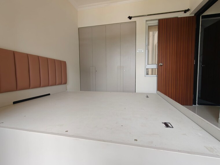 Room, kalpavruksha-tower 1 Bedroom 550 Sq.Ft. Apartment In Naupada Thane 9646348