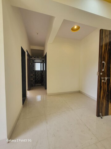 Room in 2 BHK Apartment at Hiranandani Meadows, Manpada – for Rent