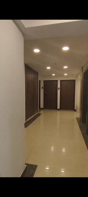 Room in 2 BHK Apartment at Vaibhavlaxmi Queens Glory, Chembur – for Rent