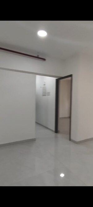 Room in 2 BHK Apartment at Vaibhavlaxmi Queens Glory, Chembur – for Rent