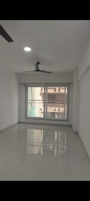 Furnished Amenities in 2 BHK Apartment at Vaibhavlaxmi Queens Glory, Chembur – for Rent