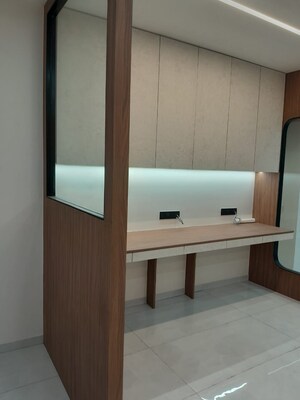 Room in  Office Space at Nootan Center Point, Kandivali West – for Sale