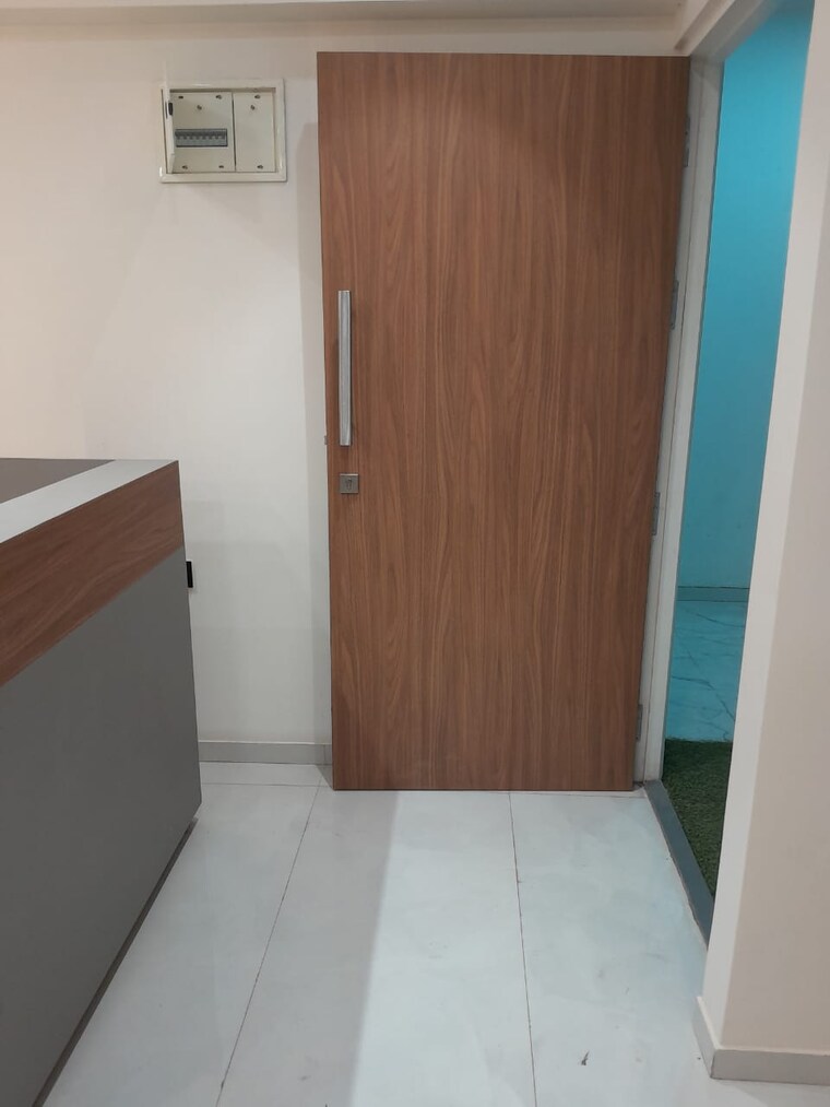 Room, nootan-center-point Commercial Office Space 513 Sq.Ft. In Kandivali West Mumbai 9646417