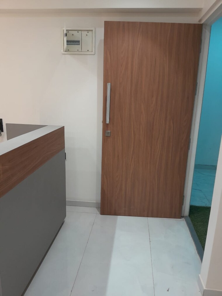 Room, nootan-center-point Commercial Office Space 513 Sq.Ft. In Kandivali West Mumbai 9646417