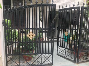 Balcony in 2 BHK Builder Floor at Sector 41 – for Rent