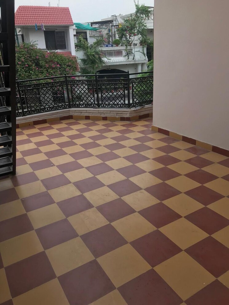 Balcony, sector 41 2 Bedroom 950 Sq.Ft. Builder Floor In Sector 41 Noida 9646415