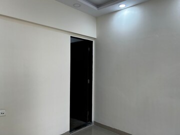 Room in 2 BHK Apartment at Dn Nagar – for Rent