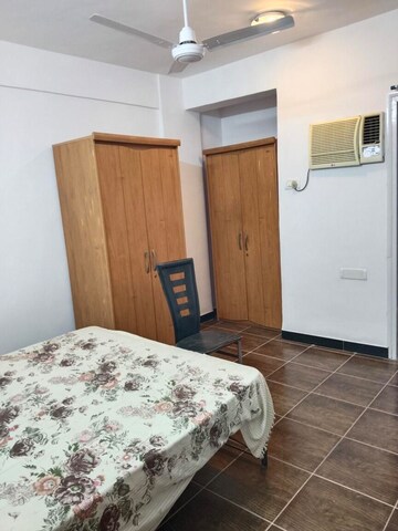 Bedroom in 2 BHK Apartment at Dn Nagar – for Rent