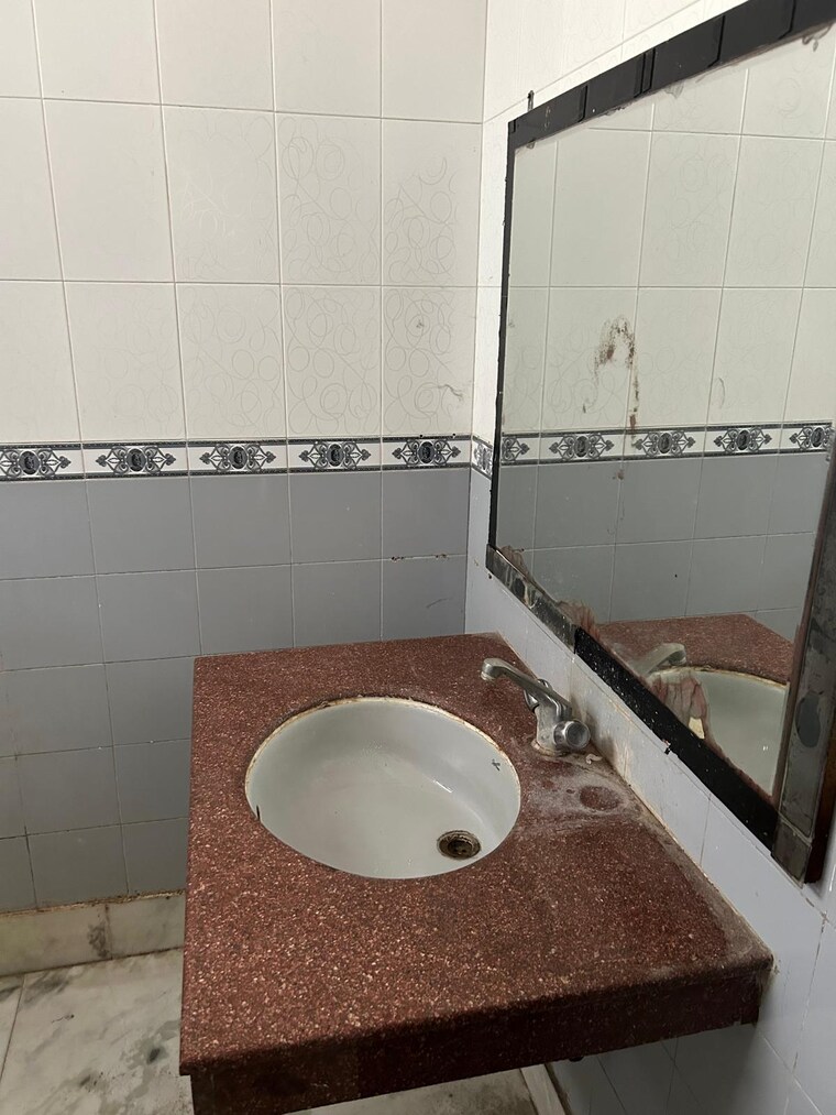 Bathroom, sector 22 2 Bedroom 161 Sq.Ft. Builder Floor In Sector 22 Gurgaon 9646444