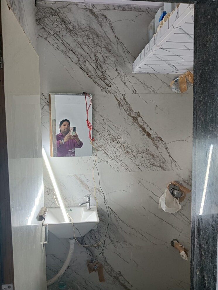 Bathroom, raj-niwas-malad-west 1 Bedroom 410 Sq.Ft. Apartment In Malad West Mumbai 9646457