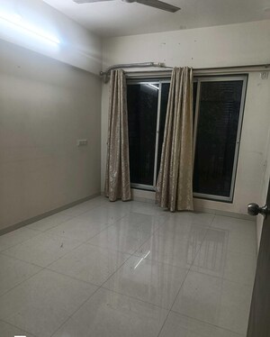 Room in 2 BHK Apartment at Dn Nagar – for Rent