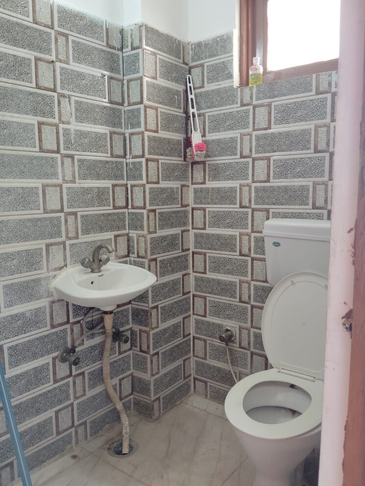 Bathroom, said ul ajaib 1 RK 350 Sq.Ft. Builder Floor In Said Ul Ajaib Delhi 9646465