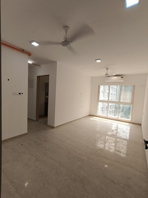 Room in 2 BHK Apartment at Dn Nagar – for Rent
