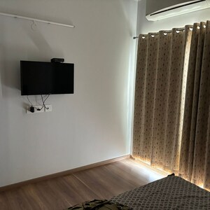 Bathroom in 3 BHK Apartment at Central Park Flower Valley Aqua Front Towers, Sohna Sector 33 – for Rent