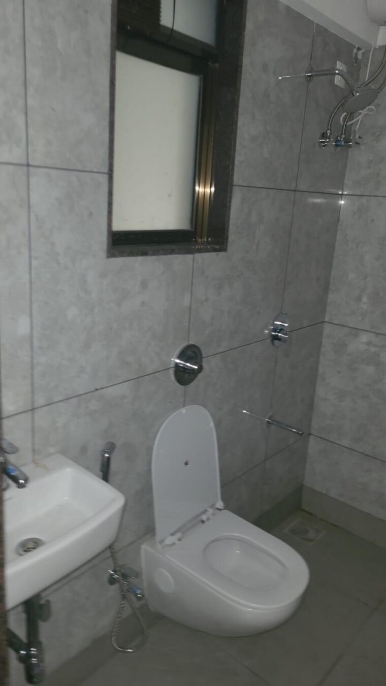 Bathroom, jeevan nagar 2 Bedroom 560 Sq.Ft. Apartment In Jeevan Nagar Mumbai 9646482