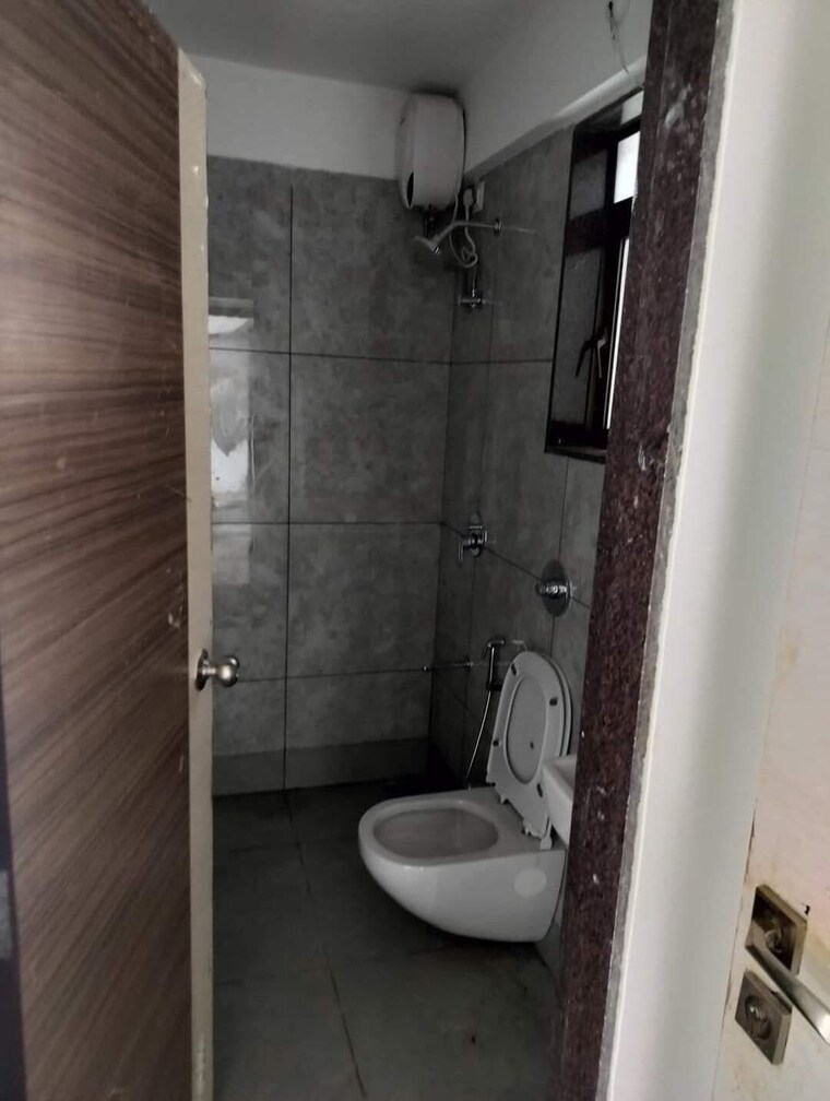 Bathroom, jeevan nagar 2 Bedroom 560 Sq.Ft. Apartment In Jeevan Nagar Mumbai 9646482