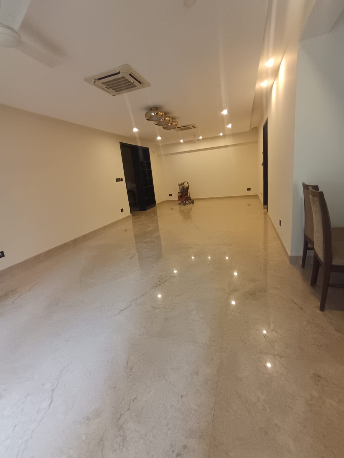 Room, hm-gladiolus 4 Bedroom 6450 Sq.Ft. Apartment In Halasuru Bangalore 9646486