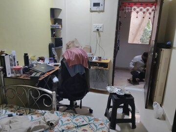 Team Area in 1 RK Apartment at Mantri Park, Goregaon East – for Rent