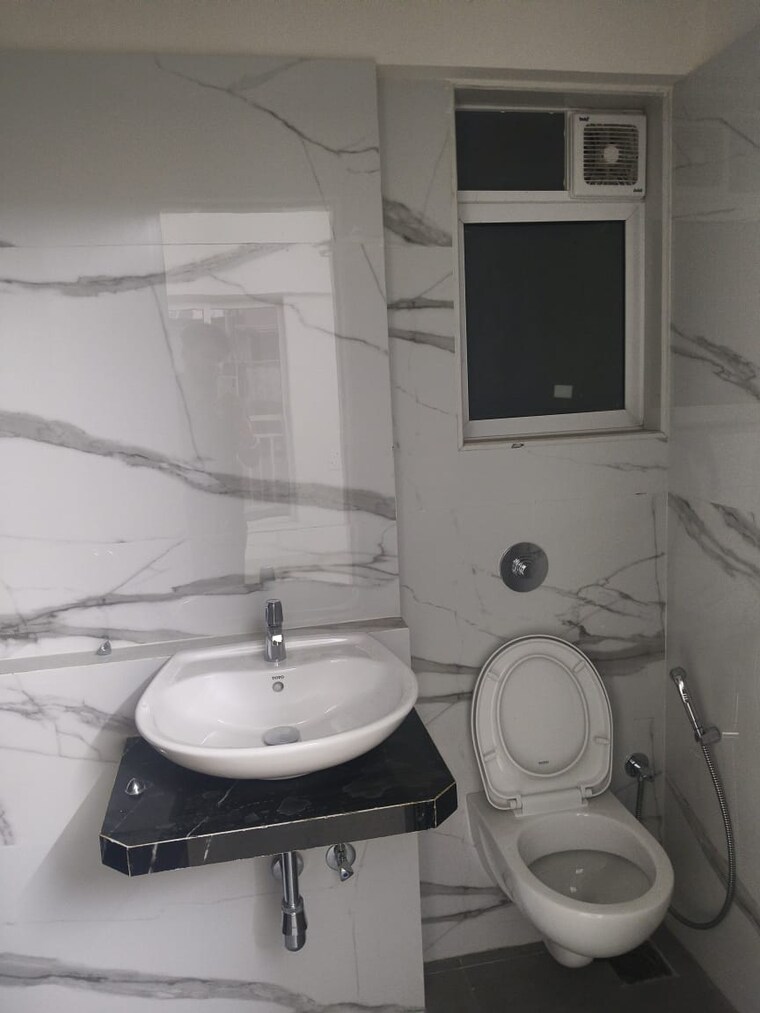 Bathroom, adityaraj-shivraj 2 Bedroom 533 Sq.Ft. Apartment In Vikhroli East Mumbai 9646490