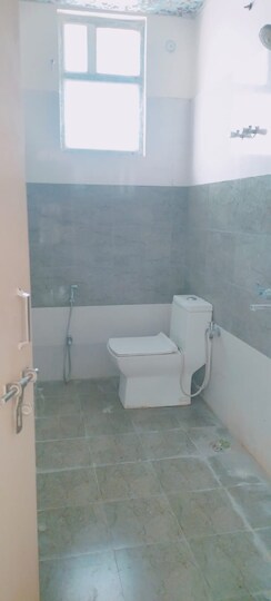 2 BHK + Extra Room Apartment For Sale in Omega Orchid Heights