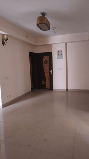 Room in 2 BHK Apartment at Trident Embassy, Sector 1 Greater Noida – for Sale
