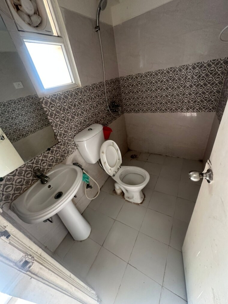 Bathroom, trident-embassy 2 Bedroom 955 Sq.Ft. Apartment In Sector 1 Greater Noida Greater Noida 9646512