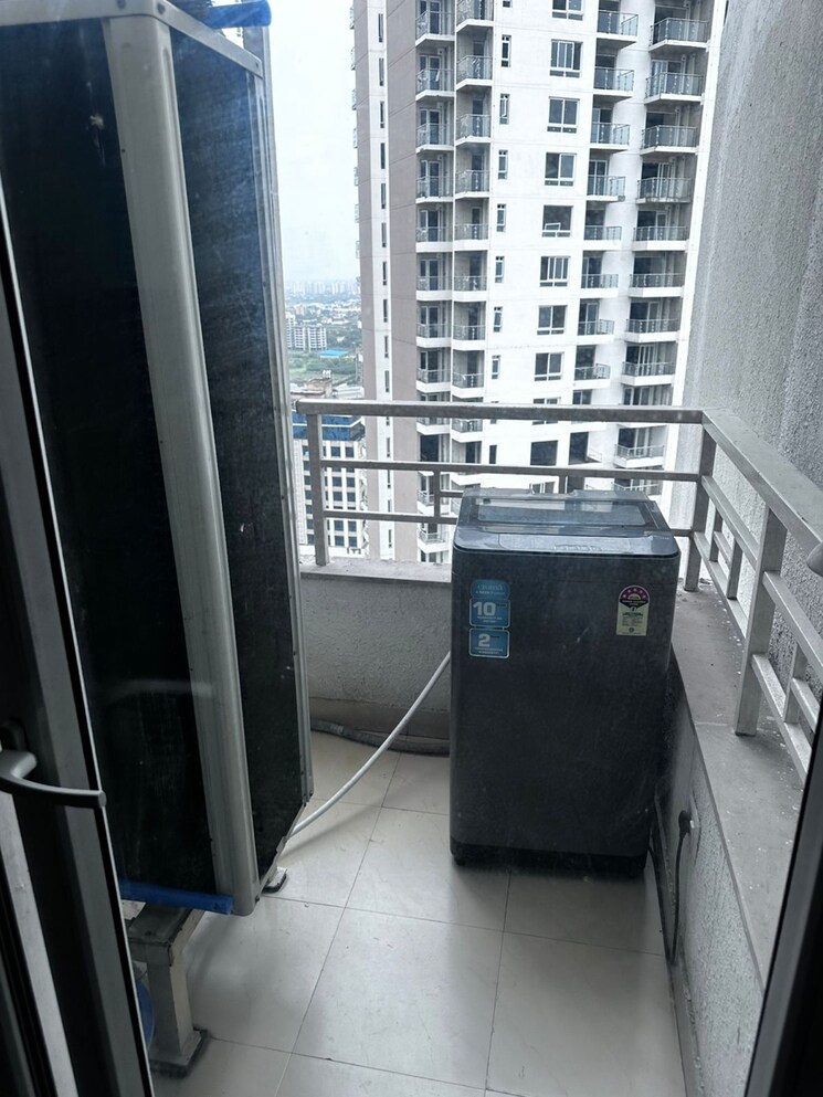 Balcony, puri-emerald-bay 2 Bedroom 1550 Sq.Ft. Apartment In Dhanwapur Gurgaon 9646513