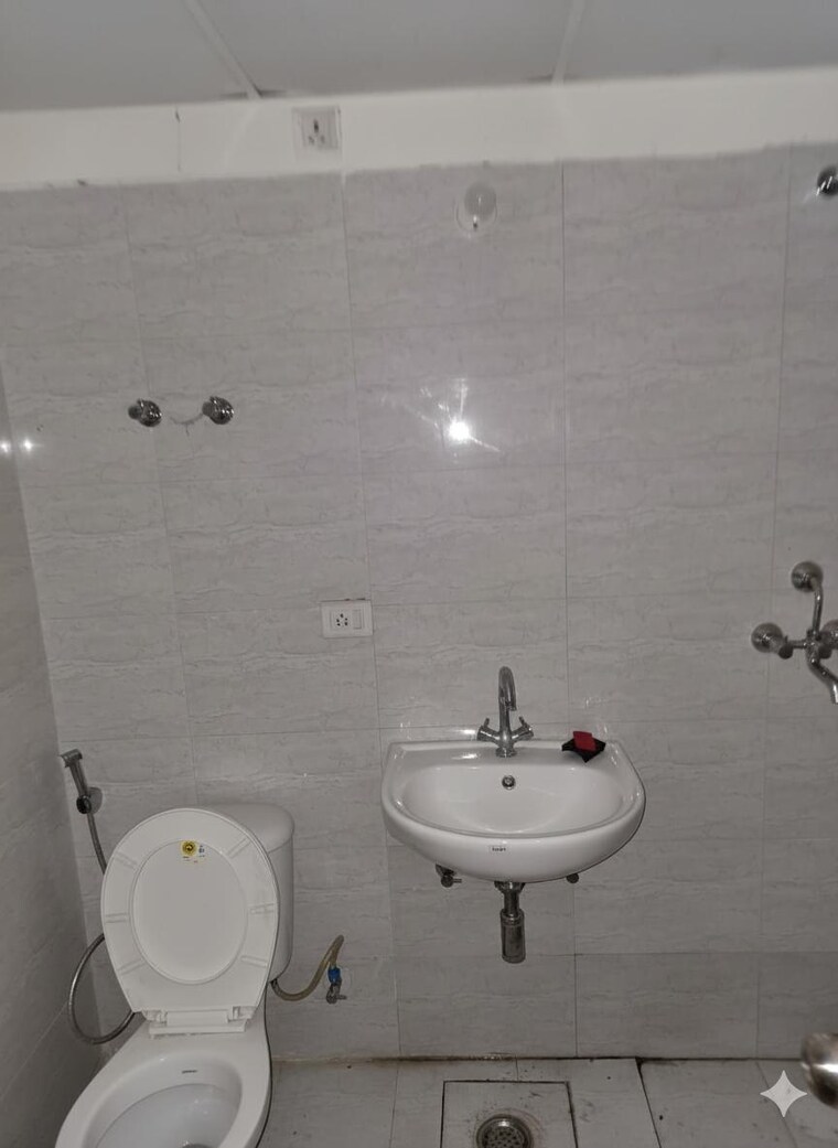 Bathroom, mcc-signature-heights 2 Bedroom 1250 Sq.Ft. Apartment In Raj Nagar Extension Ghaziabad 9646527
