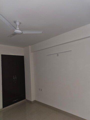 2 BHK Apartment For Rent in MCC Signature Heights, Raj Nagar Extension