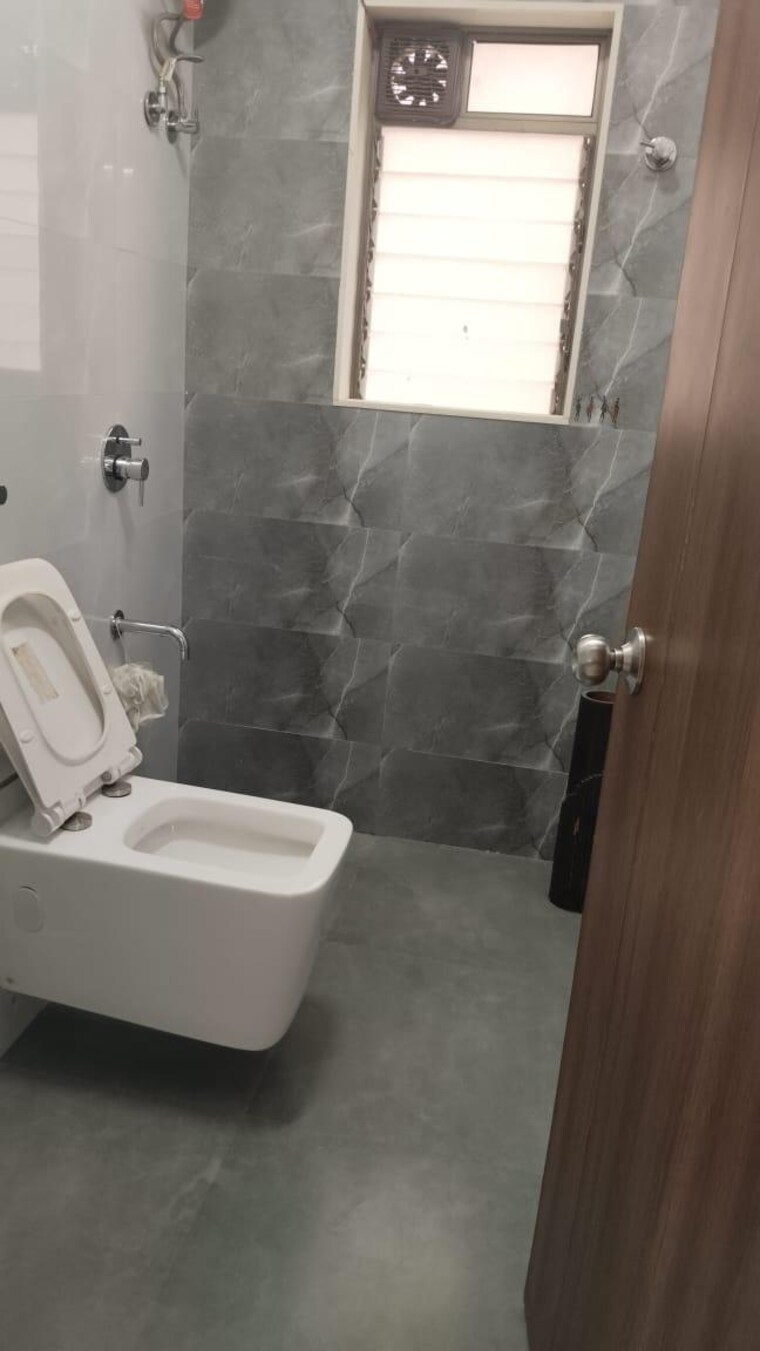 Bathroom, amboli 2 Bedroom 600 Sq.Ft. Apartment In Amboli Mumbai 9646520