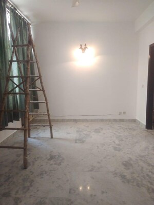 Room in 3 BHK Builder Floor at Gulmohar Park – for Rent