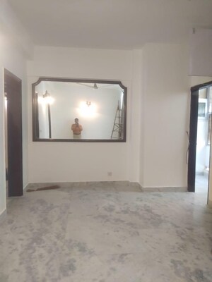 Room in 3 BHK Builder Floor at Gulmohar Park – for Rent